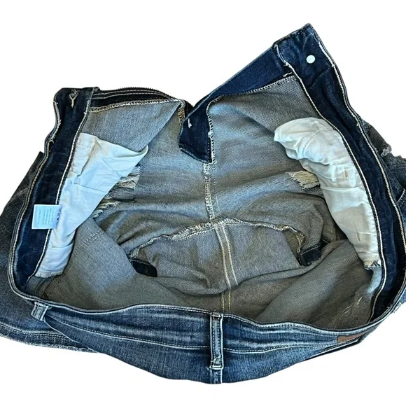 Judy Blue Women’s Sz 1X Distressed High Rise Denim Shorts Dark Wash Stretch - Picture 8 of 13